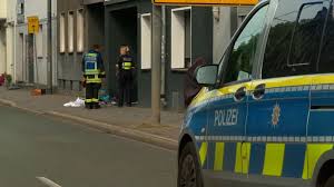 Dortmund: Kind (1) fällt aus Fenster – Mutter springt hinterher — BILD