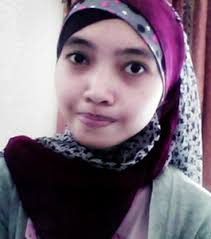 Siti Robi&#39;atun Nuroniyah (19 th), Jawa Tengah Inspirasi gaya saya dalam berhijab adalah DIAN PELANGI karena style hijabnya sangat menakjubkan, ... - 1945900443500eeba71f1ee