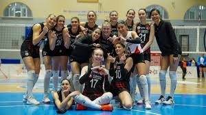 Vôlei: clube se despede de duas craques da Seleção Brasileira e faz agradecimento
