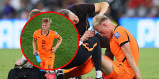 Jan Paul van Hecke termina con el rostro lleno de sangre en el Países Bajos vs Marruecos tras un fuerte accidente (VIDEO)