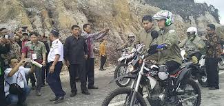 Hasil gambar untuk jokowi trail