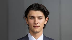 Nikolai de Dinamarca, el expríncipe que ahora es modelo e influencer, lanza un dardo a la casa real danesa en su docuserie
