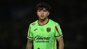 Denzell García renueva con Bravos: ¿Es verdad que negocia con Chivas?