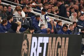 Fuming Tottenham star 'smashes everything' after being subbed in 'real headloss'