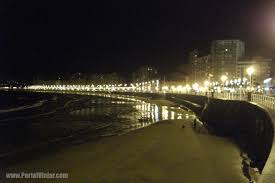 Resultado de imagen de paseo de playa de noche