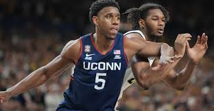 Tarris Reed Jr. Playing Basketball