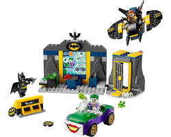 Bild von LEGO 76272 Die Bathöhle mit Batman, Batgirl und dem Joker