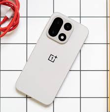 OnePlus 15: The Battery Life Champion