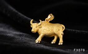 Gold has been fluctuating around the $4,000 level—could it be forming a short-term bottom and poised for a rebound?