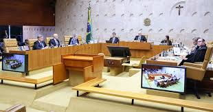 STF tenta há um mês intimar Frias para explicar emenda a filme de Bolsonaro