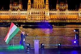 Oposição vence na Hungria e põe fim a 16 anos de governo Orbán