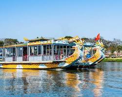 Image of Du thuyền trên sông Hương Huế