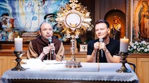 Frei Gilson recebe Michel Teló em live do Santo Rosário para oração e louvores