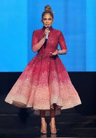 Resultado de imagen de jennifer lopez con look lady
