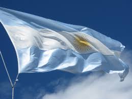 Resultado de imagen para niño con bandera de argentina