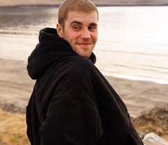 Justin Bieber shares ‘the secret’ in life with multiple Instagram selfies