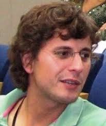 Joel Vasconcelos, de 28 anos, docente de História, entrou na corrida à presidência da Federação Distrital de Coimbra da Juventude Socialista, ... - 500x500