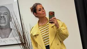 Nuria Roca encuentra la chaqueta de lino que será tendencia esta primavera (y es de una firma española)