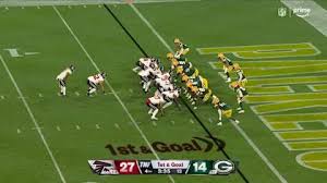 Bijan Robinson's second TD run of night boosts Falcons' lead to 33-14 in Green Bay