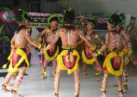 Hasil gambar untuk kesenian indonesia tari papua