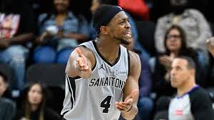 De'Aaron Fox just struck fear in the hearts of Spurs fans everywhere