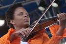 Regina Carter: World-Renowned Jazz Violinist Cherishes Her Detroit ... - regina-carter-playing