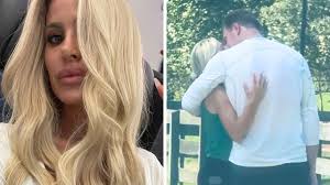 Kissing photos expose stars in ‘wife swap’