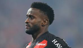 Athletico-PR x Flamengo: Rossi comete falha bizarra em gol de Mendoza; assista