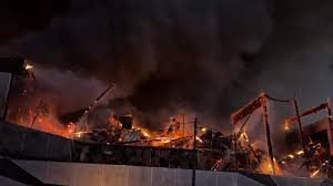 Major Fire Erupts at Paris Waste Center, Engulfing City in Smoke