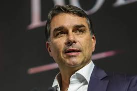 A reação do Centrão à suspensão da pesquisa AtlasIntel sobre Flávio