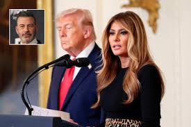 Donald én Melania Trump eisen ontslag van talkshowhost Jimmy Kimmel na grap over first lady: “Afschuwelijk gedrag”