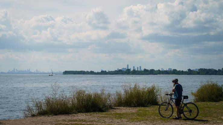 Trump signs order renaming Lake Ontario to Lake America; Great Lakes endure as symbol of U.S.-Canada collaboration