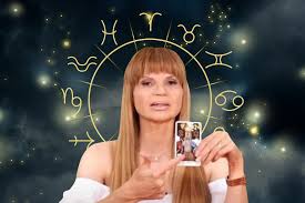 Estos son los signos con mayor suerte en amor y finanzas HOY, según Mhoni Vidente