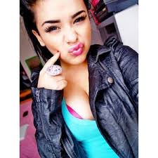 Résultat de recherche d'images pour "swag girl"