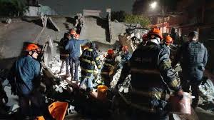 SP: bombeiros localizam corpo de homem 21 h após prédio desabar sobre casa