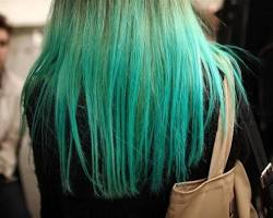 Image de Dipdye hair with bright colors