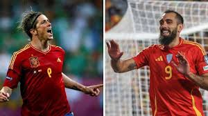 De 9 a 9: Fernando Torres emociona a Borja Iglesias antes del Mundial con una camiseta dedicada