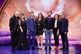 R.I.P. Roast in Peace arriva su TV8 dal 12 agosto: Michela Giraud guida il comedy show con Selvaggia Lucarelli, Roberto Saviano, Elettra Lamborghini e Francesco Totti