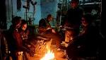 Cold wave continues Delhi; eight