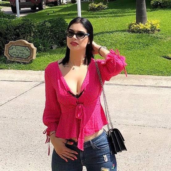 La hermana de Carlos Salcedo, Paola se roba las mirabas en redes
