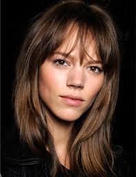 Freja Beha Erichsen, model RETNA. Yet as the ELLE Beauty Team thought guiltily of the toothpaste-stained pair of joggers that make up our own behind closed ... - elle-talks-chocolate-mousse-and-catnapping-with-freja-beha-erichsen_GB