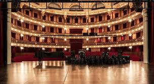 Ana Moura, Conan Osiris, Selma Uamusse e mais celebram hoje 105 anos de Theatro Circo