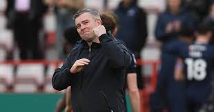 Bolton Wanderers y Exeter City: Un triunfo clínico y una reacción tras el partido