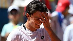 Adam Walton defeats Daniil Medvedev at Roland Garros