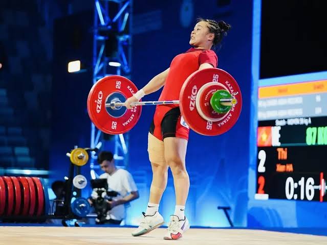 Các lực sĩ Việt Nam vươn lên dẫn đầu bảng xếp hạng giải trẻ châu Á 2025