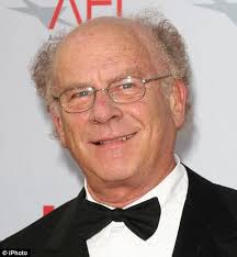 Hello baldness my old friend: Art Garfunkel loses his trademark afro - article-1026264-019870AF00000578-524_468x507