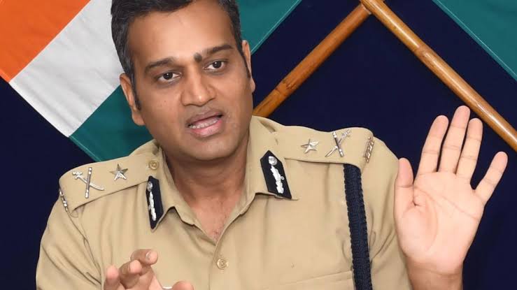 Diwali collection; தீபாவளி வசூல் வேட்டை சிக்கிய காக்கிகள். ஆக்ஷனில் இறங்கிய எஸ்.பி. - chennireporters.com