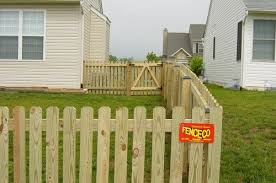  ‪Choosing The Right Fencing Contractors‬‏