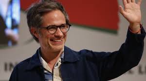 SCJN ampara a Gael García Bernal: Diageo pagará 40% de ganancias por uso indebido de su imagen