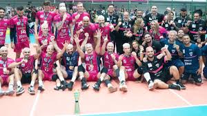 Campeão olímpico, lenda do vôlei funda clube e vai à Superliga em dois anos